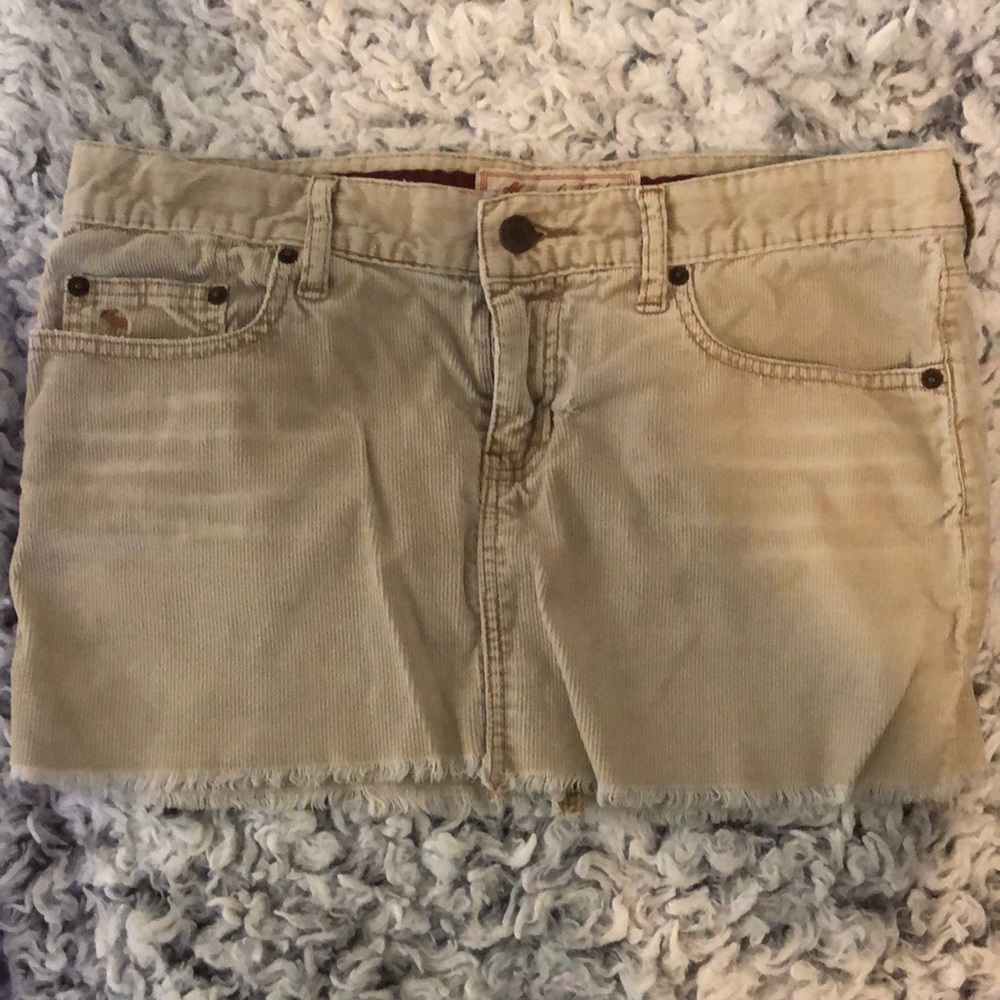 Abercrombie tan/beige skirt size 4